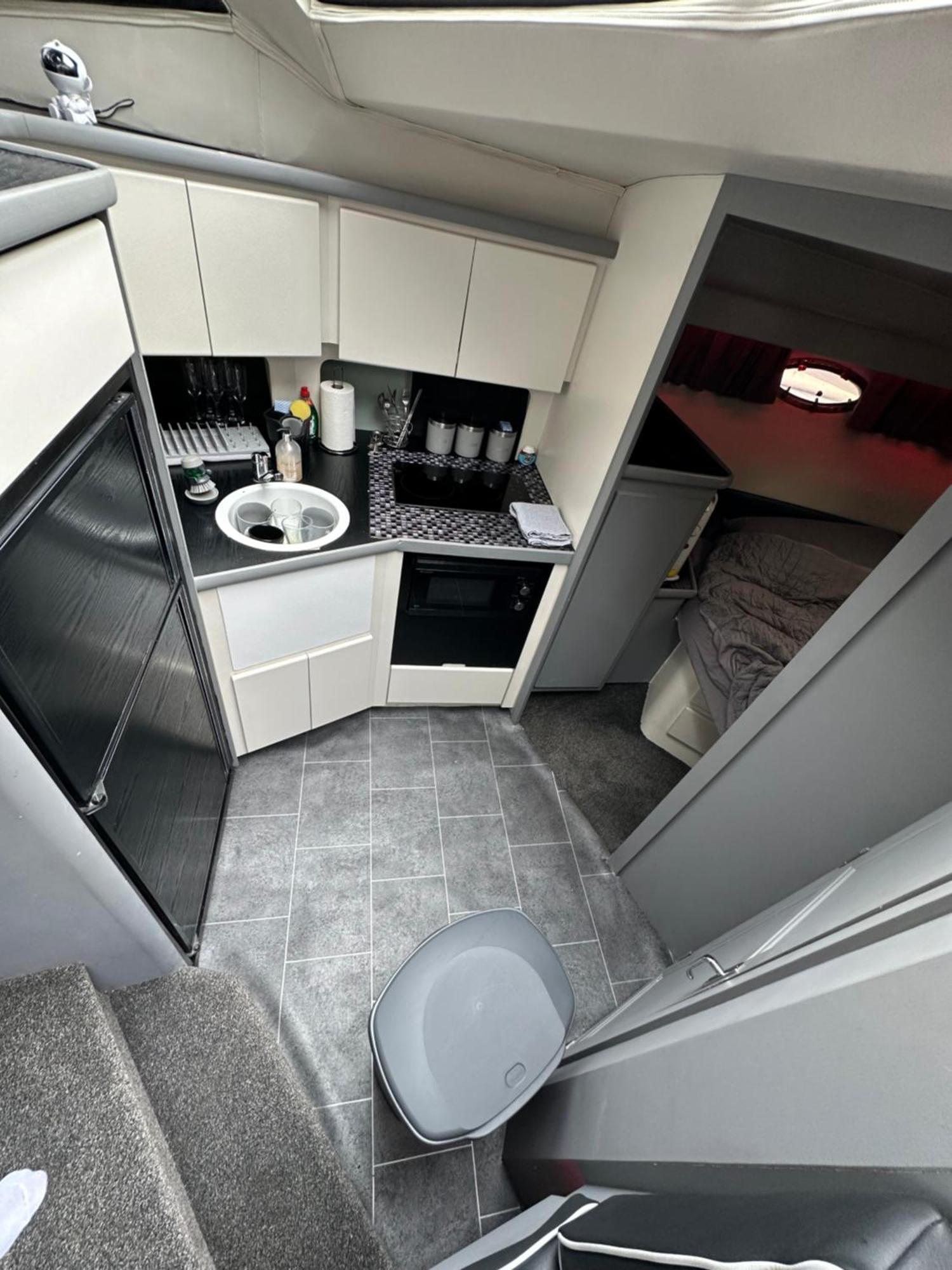 Yacht "X" - 44 Foot Modern Yacht On 5 Star Ocean Village Marina - Minutes Away From City Centre And Cruise Terminals, Free Parking ,Spa Package Available! Southampton Eksteriør billede